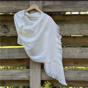 Alpaca Shawl in Soft White NWOT